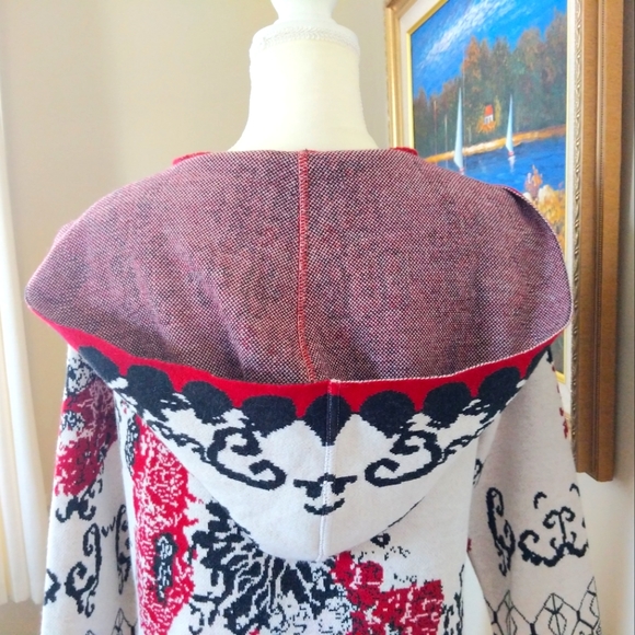 SALE!! TODA BELLA Aztec Cardigan with Hoodie - Picture 6 of 8